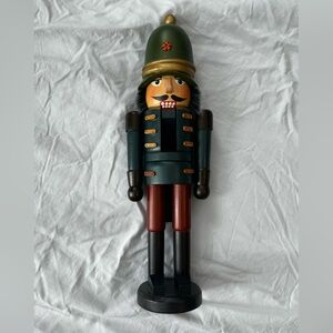 Kurt Adler Classic Wooden Old World Nutcracker Soldier